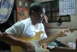 连阿伯都有颗不老的心 面对生活我们还忧伤什么